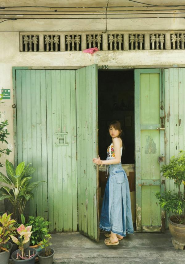 木﨑ゆりあ 木崎由里亚  木﨑ゆりあ写真集《Stagedoor》户外实景清新街拍系列 [135P]第59张图片