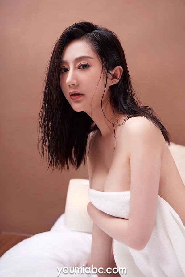苏小曼   YouMi尤蜜-2021.11.04-苏小曼-《浴后春光》私房写真，湿身诱惑美腿撩人，清纯与性感并存的浴室居家视觉盛宴第2张图片