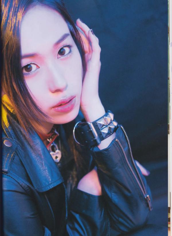 寿美菜子   《寿美菜子 - MINAKO style》钢琴写真与和服造型，展现多变文艺优雅时尚杂志风第15张图片