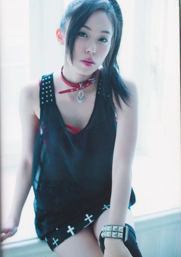 寿美菜子   《寿美菜子 - MINAKO style》钢琴写真与和服造型，展现多变文艺优雅时尚杂志风第23张图片
