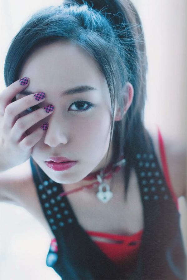 寿美菜子   《寿美菜子 - MINAKO style》钢琴写真与和服造型，展现多变文艺优雅时尚杂志风第24张图片