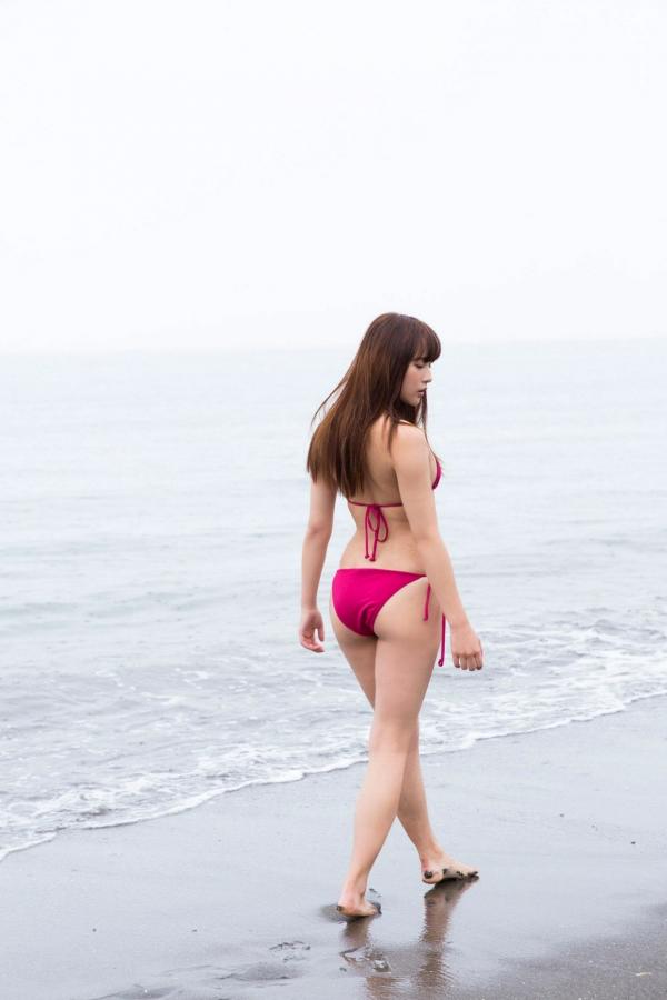 浅川梨奈   浅川梨奈《SPA！デジタル》写真集：沙滩性感比基尼与唯美和服风格赏析第18张图片