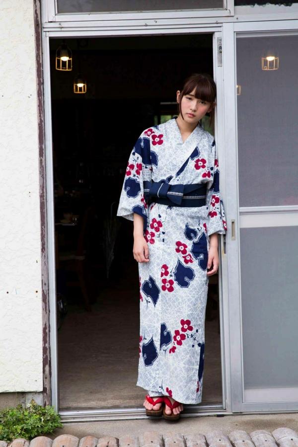 浅川梨奈   浅川梨奈《SPA！デジタル》写真集：沙滩性感比基尼与唯美和服风格赏析第25张图片