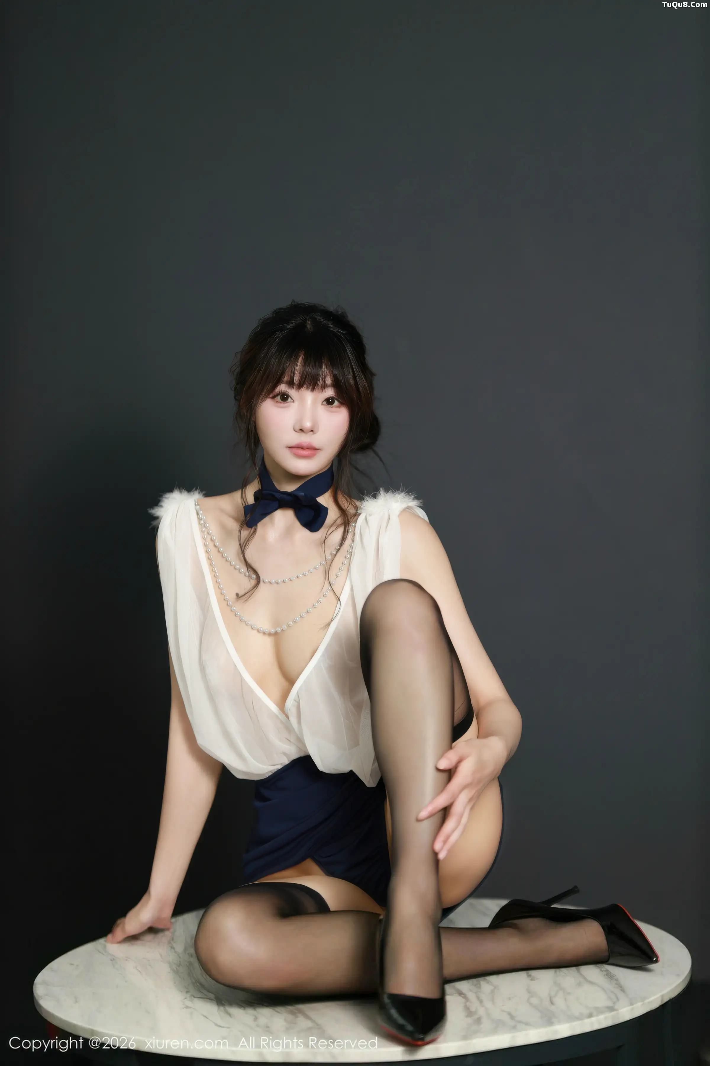 佘贝拉  [XiuRen]高清写真图 2026.01.05 No.11191 佘贝拉Bella 薄纱服饰第14张图片