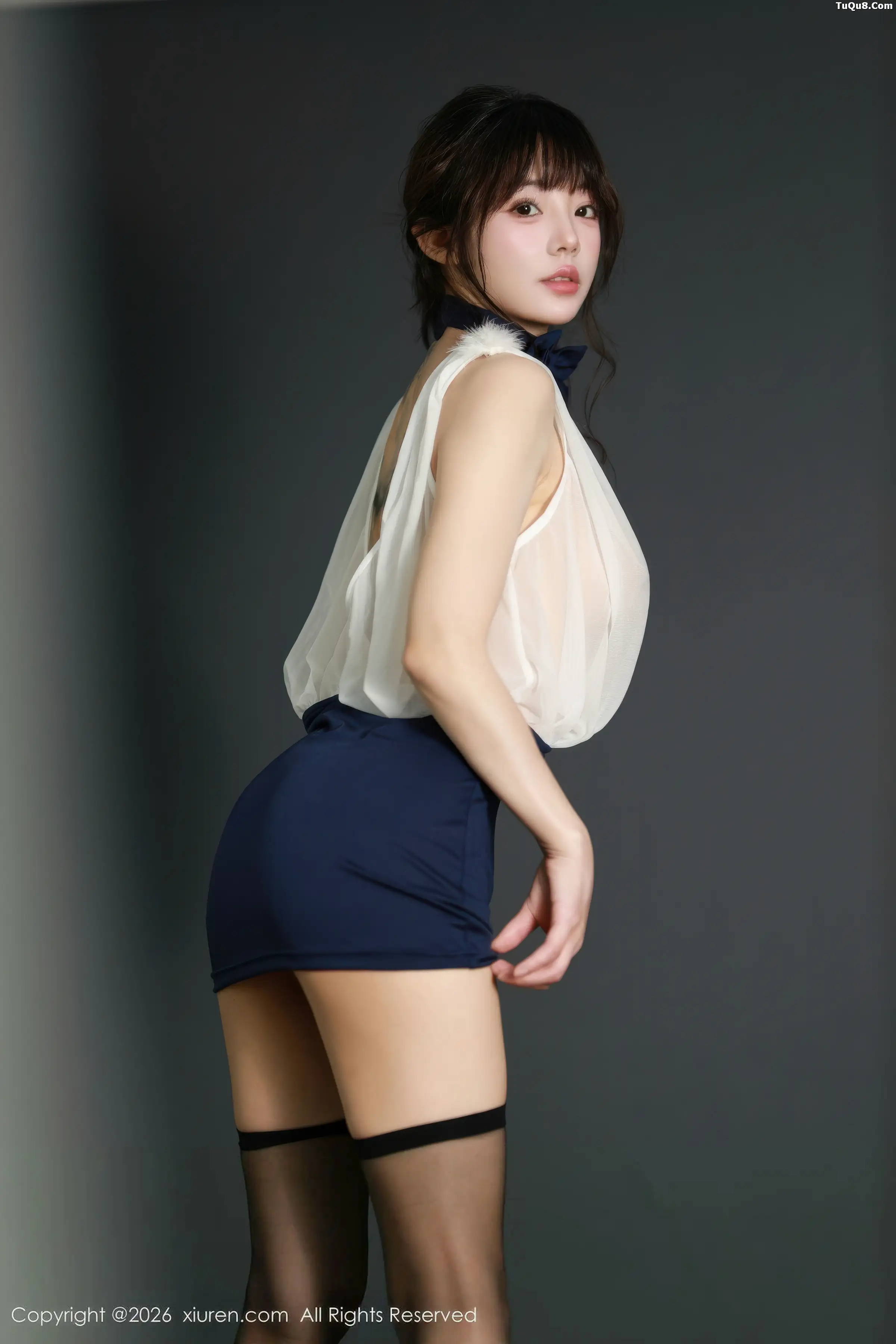 佘贝拉  [XiuRen]高清写真图 2026.01.05 No.11191 佘贝拉Bella 薄纱服饰第15张图片