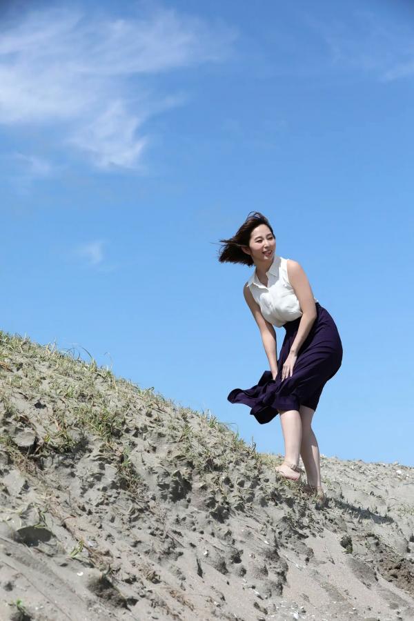 塩地美澄  塩地美澄 - 日本一のフェロモン美女アナ与官能之旅：性感内衣与浴室湿身私房写真第3张图片
