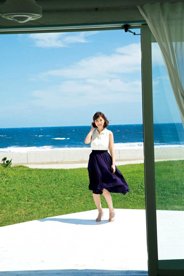 塩地美澄  塩地美澄 - 日本一のフェロモン美女アナ与官能之旅：性感内衣与浴室湿身私房写真第70张图片