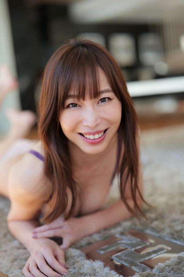 塩地美澄   塩地美澄 - 女子アナ桃源郷：绝美性感比基尼泳池写真，室内私房大尺度诱惑，前日本女主播尽显轻熟丰满韵味第13张图片