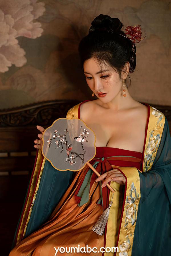 沈梦瑶   YouMi尤蜜-沈梦瑶-《夜话西窗烛》国风古典汉服私房：香肩半露，烛光摇曳，绝美身姿尽显东方极致诱惑第25张图片