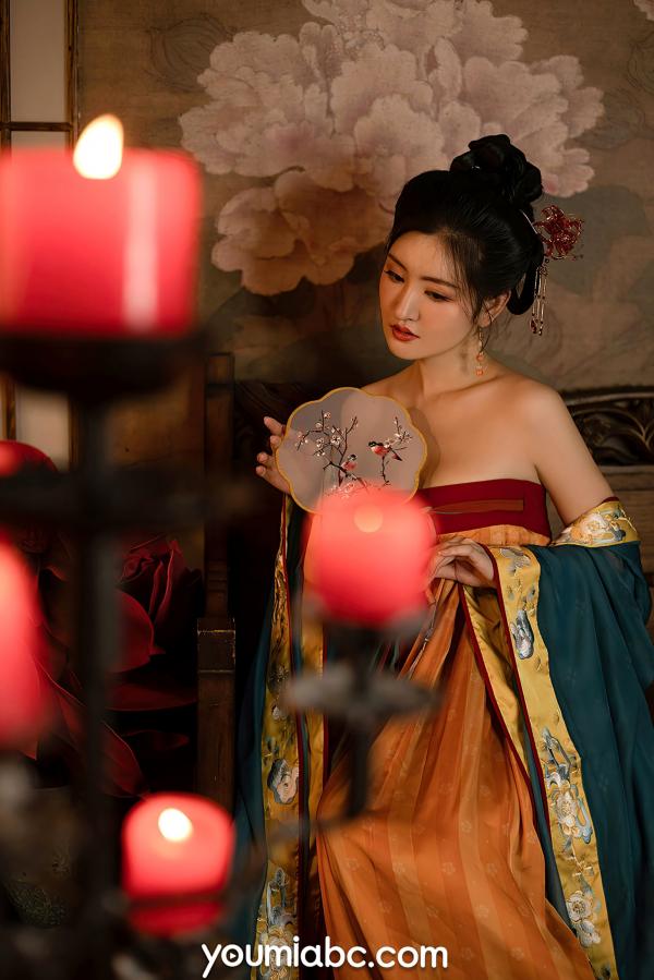 沈梦瑶   YouMi尤蜜-沈梦瑶-《夜话西窗烛》国风古典汉服私房：香肩半露，烛光摇曳，绝美身姿尽显东方极致诱惑第34张图片