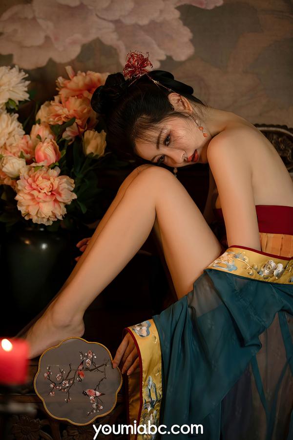 沈梦瑶   YouMi尤蜜-沈梦瑶-《夜话西窗烛》国风古典汉服私房：香肩半露，烛光摇曳，绝美身姿尽显东方极致诱惑第42张图片