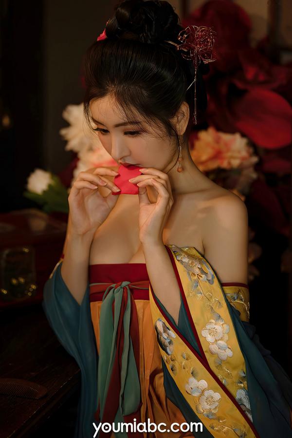 沈梦瑶   YouMi尤蜜-沈梦瑶-《夜话西窗烛》国风古典汉服私房：香肩半露，烛光摇曳，绝美身姿尽显东方极致诱惑第50张图片