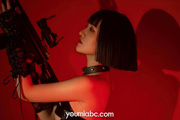 沈梦瑶   YouMi尤蜜-沈梦瑶-《血色浪漫》：冷艳战术皮衣束缚写真，持枪诱惑，极致性感大尺度，高清无圣光第47张图片