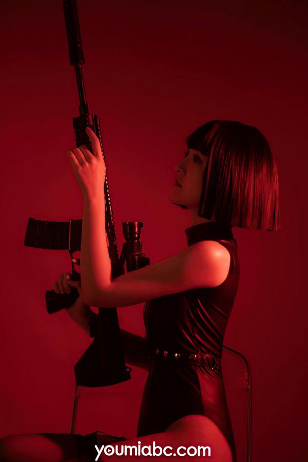 沈梦瑶   YouMi尤蜜：沈梦瑶《复仇女郎》— 魅惑红光暗调，冷艳黑色皮衣，极致性感大片第14张图片