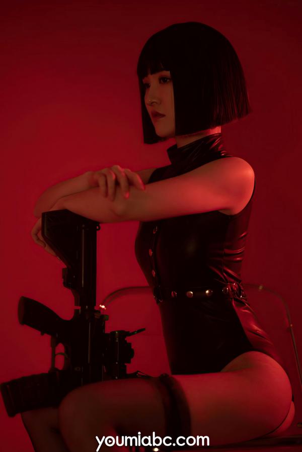 沈梦瑶   YouMi尤蜜：沈梦瑶《复仇女郎》— 魅惑红光暗调，冷艳黑色皮衣，极致性感大片第24张图片