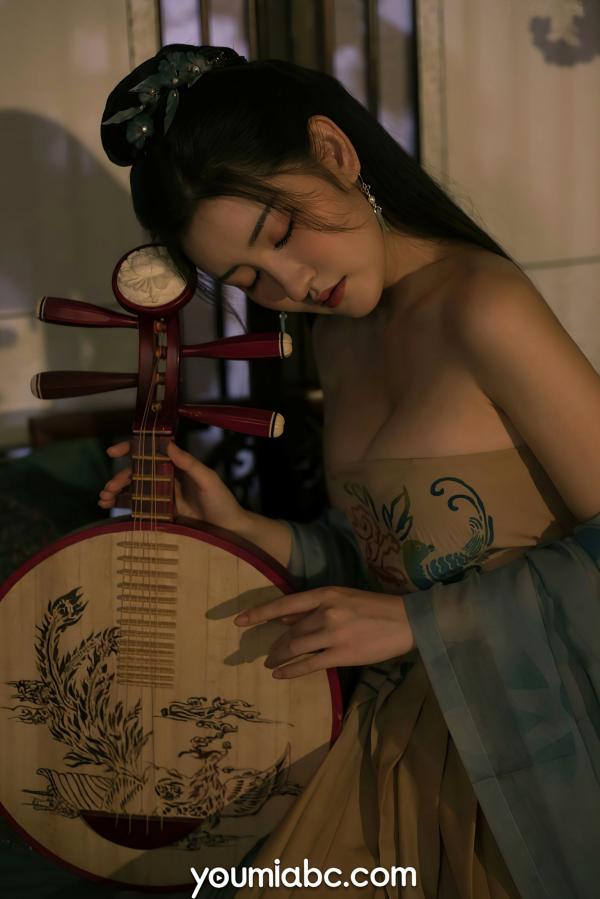沈梦瑶   YouMi尤蜜沈梦瑶《琵琶行》古风写真，精致古典抹胸造型，尽显绝色温婉东方韵味大片第2张图片