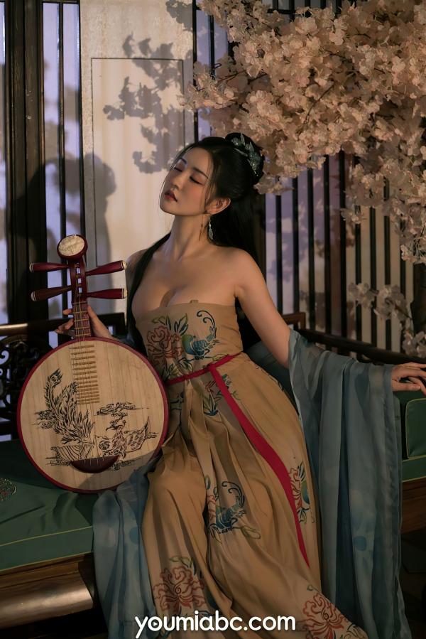 沈梦瑶   YouMi尤蜜沈梦瑶《琵琶行》古风写真，精致古典抹胸造型，尽显绝色温婉东方韵味大片第4张图片