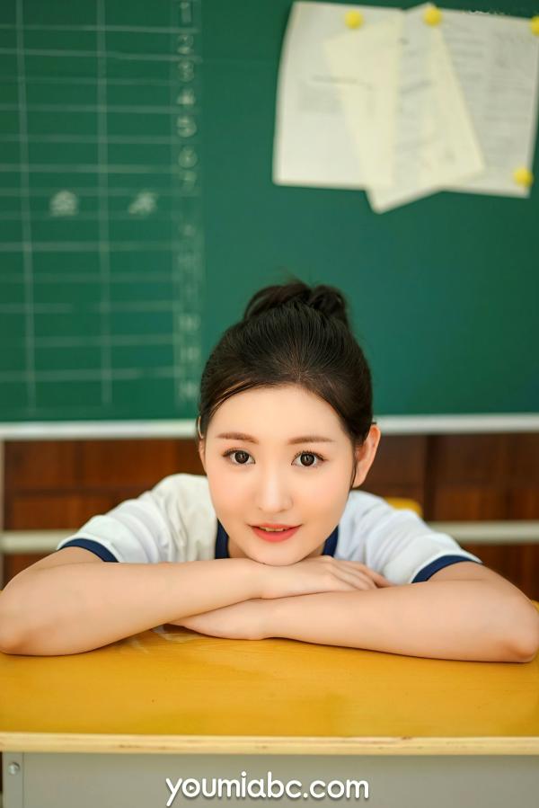 沈梦瑶   YouMi尤蜜 沈梦瑶《棒球少女心动signal》私房写真，青春运动风制服，白丝长腿纯欲动人，更衣室里的心动瞬间第21张图片