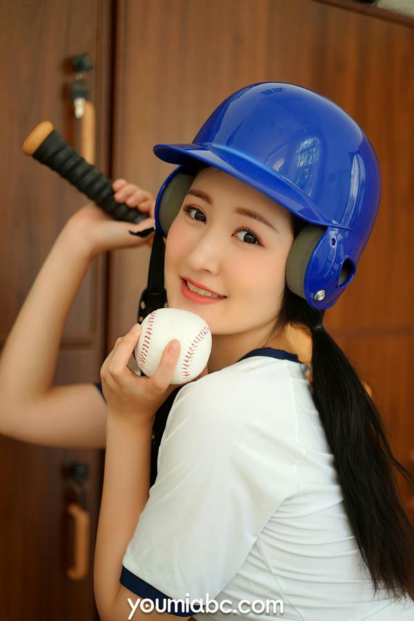 沈梦瑶   YouMi尤蜜 沈梦瑶《棒球少女心动signal》私房写真，青春运动风制服，白丝长腿纯欲动人，更衣室里的心动瞬间第33张图片