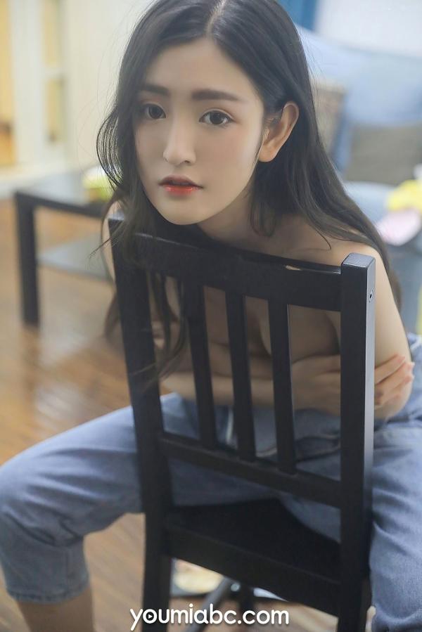 沈梦瑶   YouMi尤蜜沈梦瑶《写真书》：清纯颜值搭配牛仔背带造型，演绎大胆居家私房大尺度无圣光诱惑第17张图片