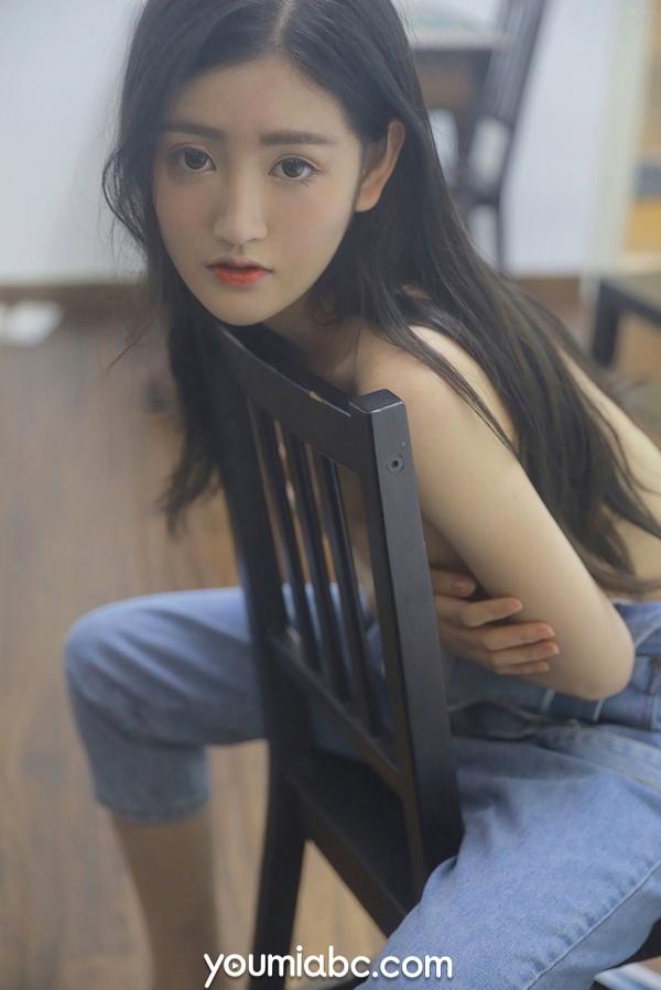 沈梦瑶   YouMi尤蜜沈梦瑶《写真书》：清纯颜值搭配牛仔背带造型，演绎大胆居家私房大尺度无圣光诱惑第19张图片