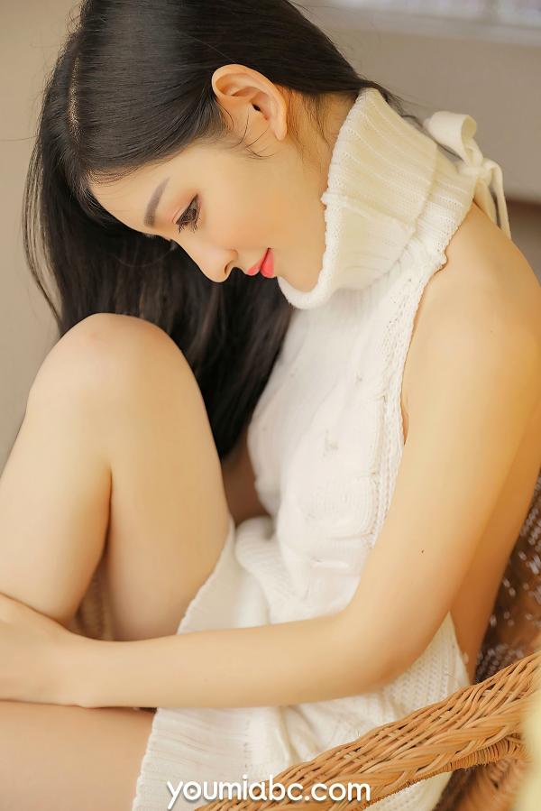 沈梦瑶   YouMi尤蜜沈梦瑶《写真书》：清纯颜值搭配牛仔背带造型，演绎大胆居家私房大尺度无圣光诱惑第25张图片