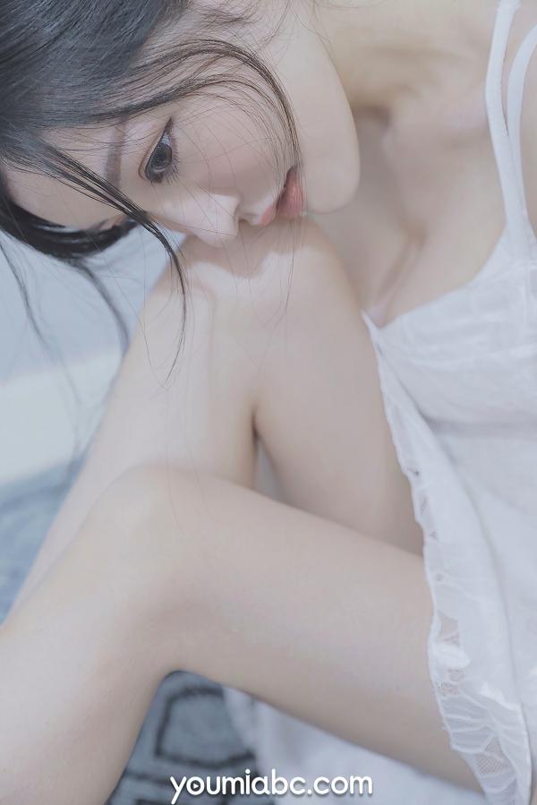 沈梦瑶   YouMi尤蜜-2021.04.22-沈梦瑶-《白裙少女》-清纯白色蕾丝吊带长裙私房写真-无圣光大尺度唯美视觉第19张图片