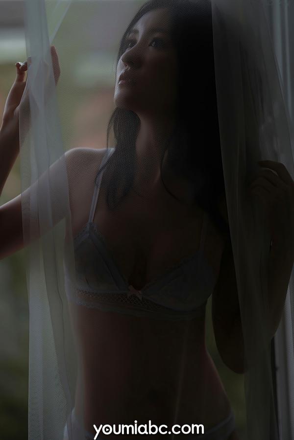 沈梦瑶   YouMi尤蜜-沈梦瑶《飘窗幻梦》私房照，窗边薄纱下的曼妙身姿，高清性感诱惑写真第34张图片