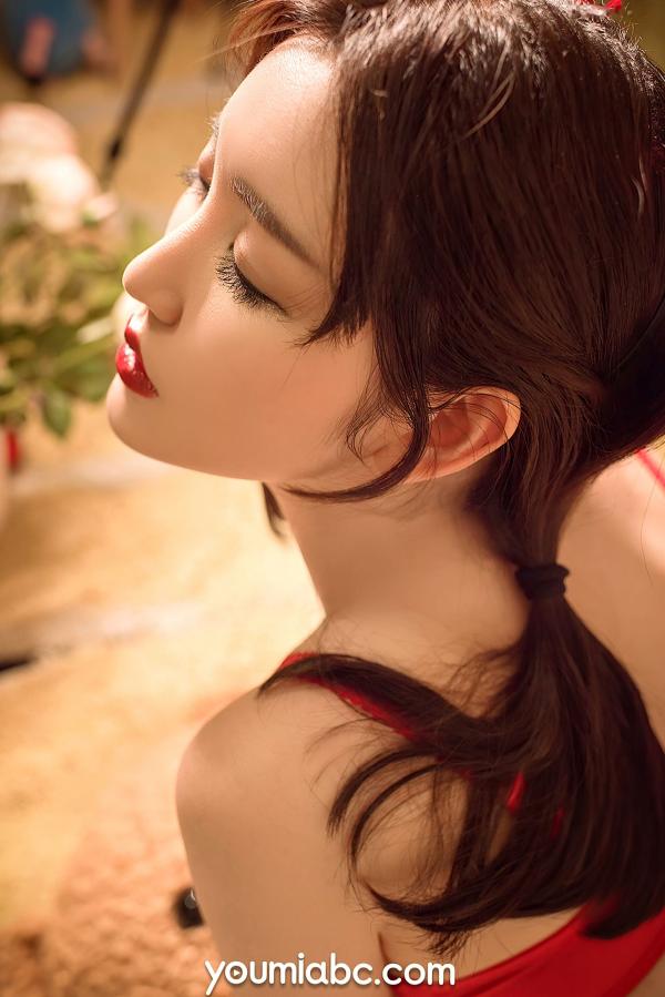 沈梦瑶   YouMi尤蜜-2020.12.25-沈梦瑶-《专享圣诞礼物》性感红色丝带私房大尺度写真，演绎极致诱惑的节日尤物第13张图片