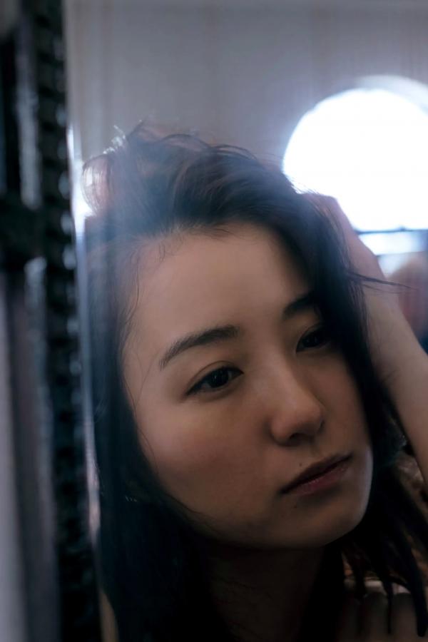 高田里穂 高田里穗 高田里穂《素描》写真：日本女神家居私房性感大片 展现慵懒诱惑美感第5张图片