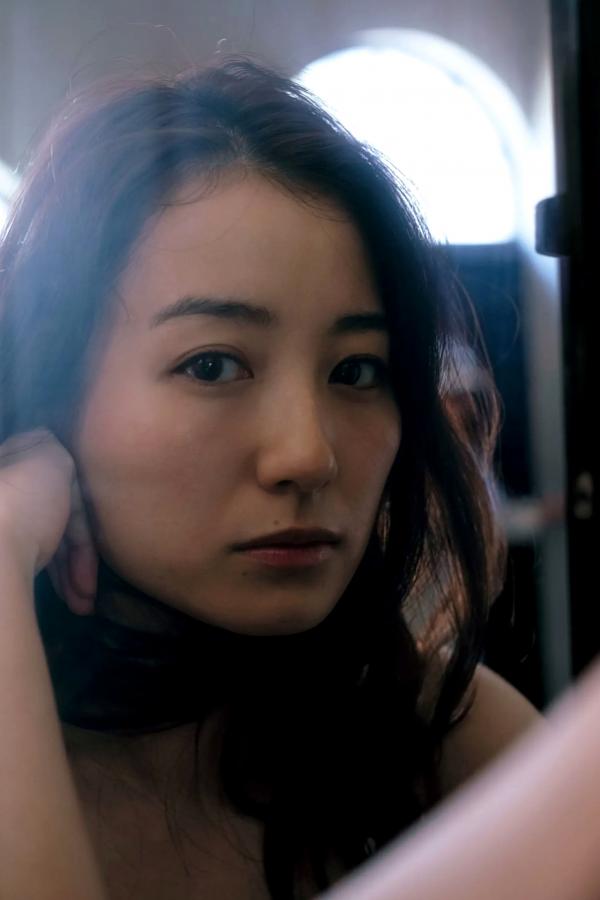 高田里穂 高田里穗 高田里穂《素描》写真：日本女神家居私房性感大片 展现慵懒诱惑美感第7张图片