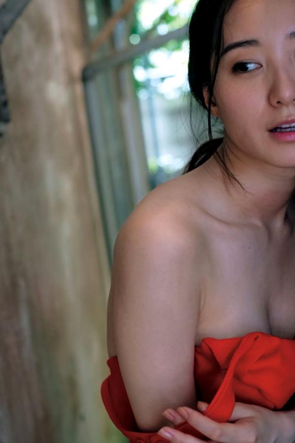 高田里穂 高田里穗 高田里穂《素描》写真：日本女神家居私房性感大片 展现慵懒诱惑美感第16张图片