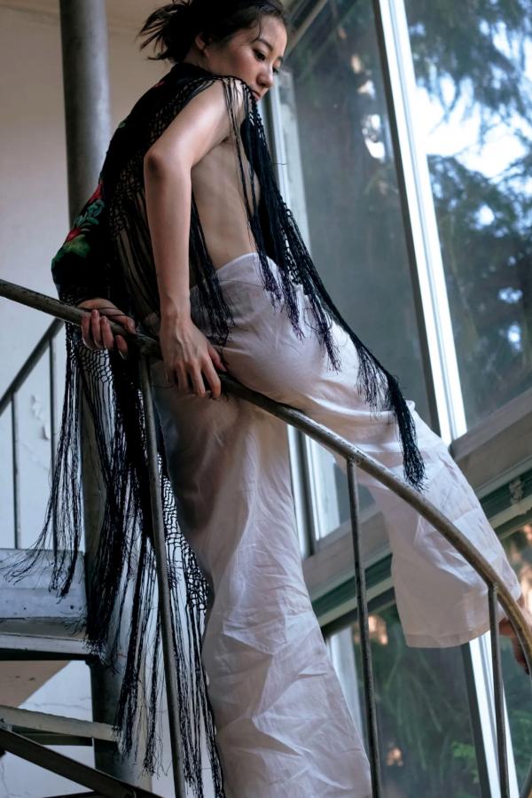 高田里穂 高田里穗 高田里穂《素描》写真：日本女神家居私房性感大片 展现慵懒诱惑美感第19张图片