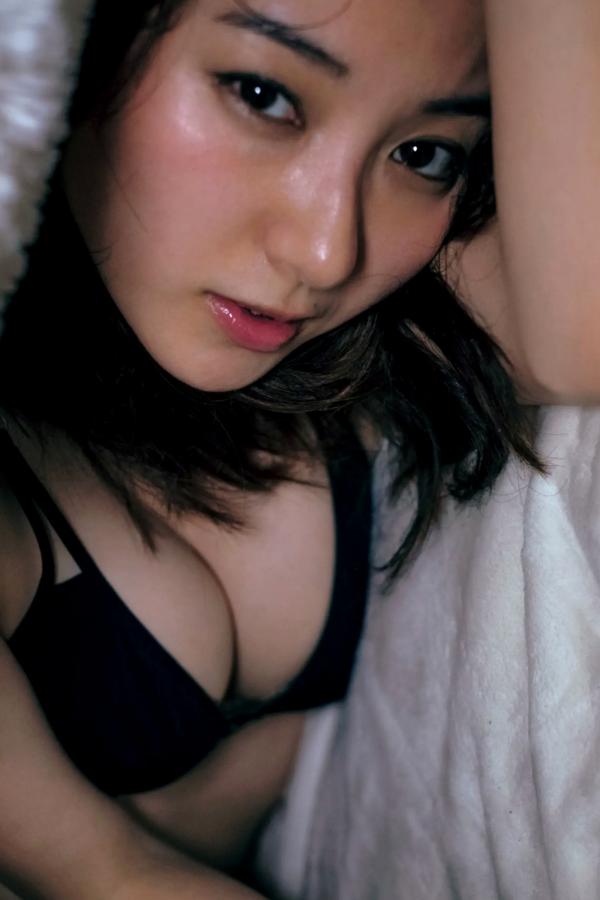 高田里穂 高田里穗 高田里穂《素描》写真：日本女神家居私房性感大片 展现慵懒诱惑美感第62张图片