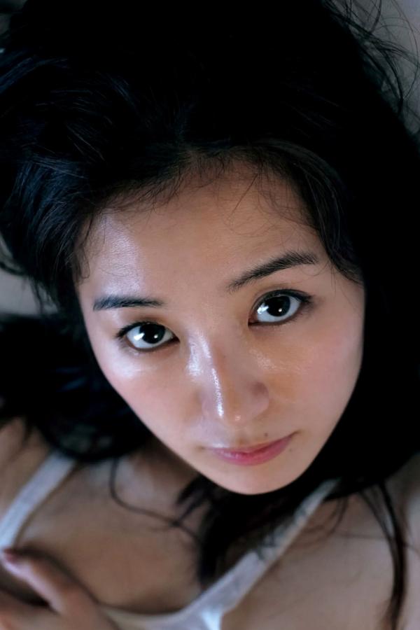 高田里穂 高田里穗 高田里穂《素描》写真：日本女神家居私房性感大片 展现慵懒诱惑美感第99张图片