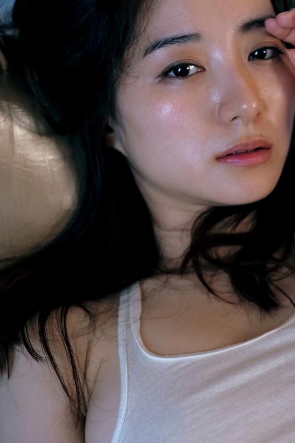 高田里穂 高田里穗 高田里穂《素描》写真：日本女神家居私房性感大片 展现慵懒诱惑美感第100张图片