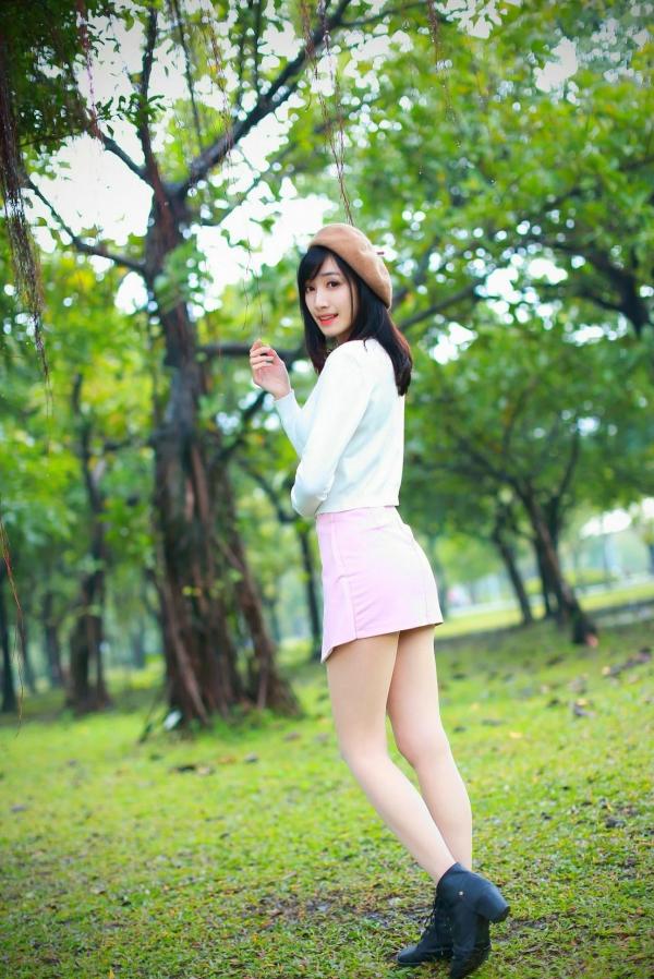 段璟乐 段乐乐  台湾正妹璟乐（段璟乐）大安森林公园时尚写真：都市清新、酷帅高冷女神街拍风格第23张图片