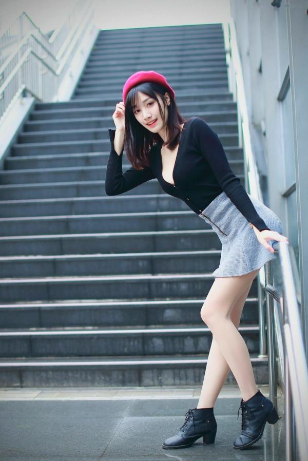 段璟乐 段乐乐  台湾正妹璟乐（段璟乐）大安森林公园时尚写真：都市清新、酷帅高冷女神街拍风格第36张图片