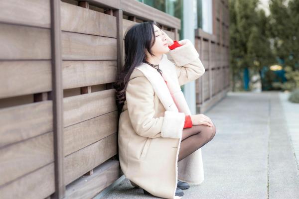 段璟乐 段乐乐  台湾正妹段璟乐：花博公园高清街拍写真，百变女神清纯与性感并存第29张图片