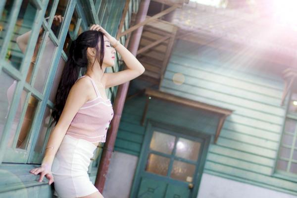 段璟乐 段乐乐  台湾正妹段璟乐松烟时装外拍：修身红裙性感街拍与百变私服写真集[32P]第15张图片