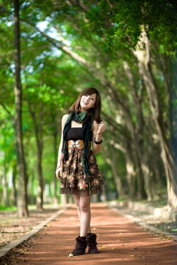 张允霏 张凯洁  台湾美女张凯洁果子MM四四南村大安森林公园清新外拍写真，治愈系自然风街拍第8张图片