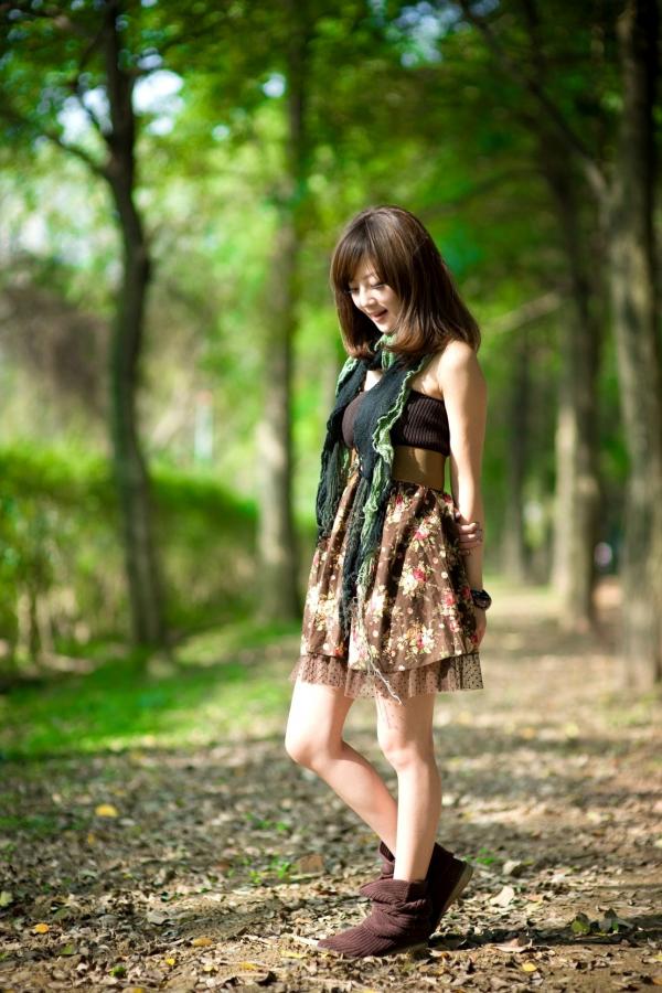 张允霏 张凯洁  台湾美女张凯洁果子MM四四南村大安森林公园清新外拍写真，治愈系自然风街拍第13张图片