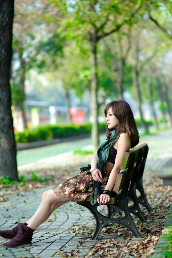 张允霏 张凯洁  台湾美女张凯洁果子MM四四南村大安森林公园清新外拍写真，治愈系自然风街拍第17张图片