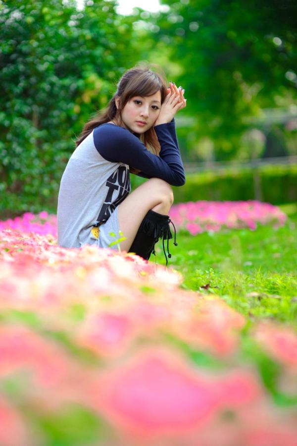 张允霏 张凯洁  台湾美女张凯洁果子MM四四南村大安森林公园清新外拍写真，治愈系自然风街拍第18张图片
