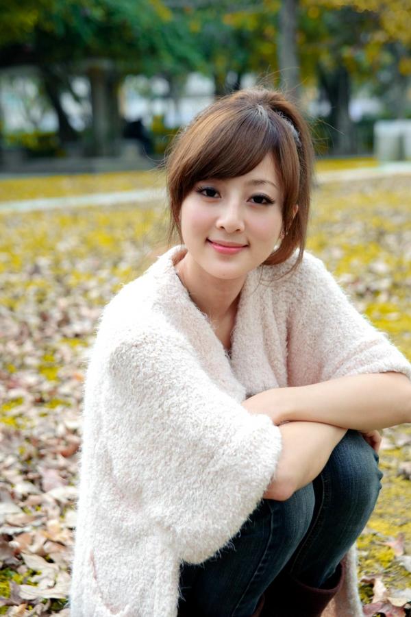 张允霏 张凯洁  台湾美女张凯洁果子MM四四南村大安森林公园清新外拍写真，治愈系自然风街拍第33张图片