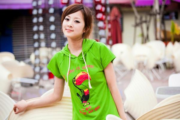 张允霏 张凯洁  台湾正妹张凯洁（果子MM）户外街拍写真，西门町与植物园清新元气私房视觉第3张图片
