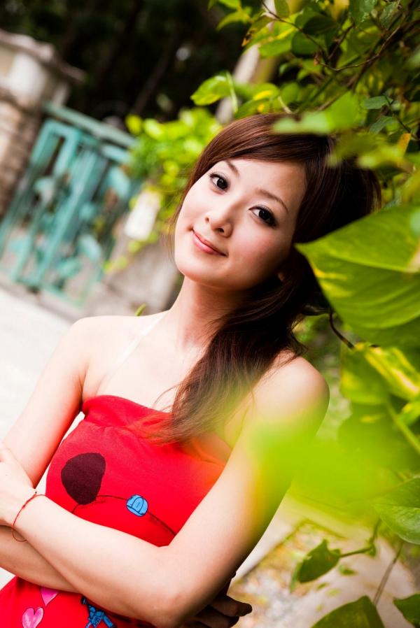 张允霏 张凯洁  台湾正妹张凯洁（果子MM）户外街拍写真，西门町与植物园清新元气私房视觉第49张图片