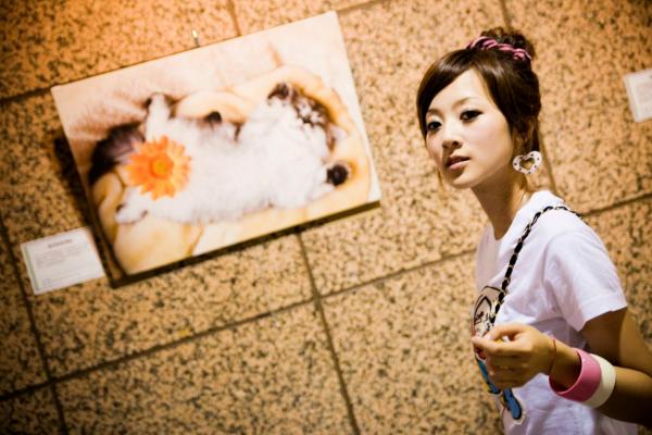 张允霏 张凯洁  台湾正妹张凯洁（果子MM）户外街拍写真，西门町与植物园清新元气私房视觉第69张图片