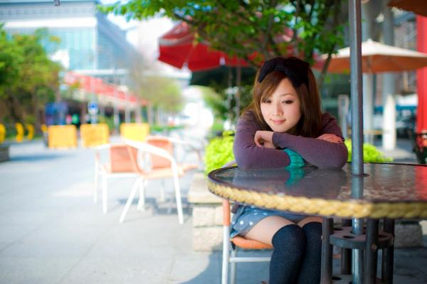 张允霏 张凯洁  台湾正妹张允霏《城市漫游》户外甜美写真，清新少女优雅漫步都市街头第8张图片