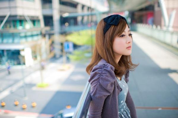张允霏 张凯洁  台湾正妹张允霏《城市漫游》户外甜美写真，清新少女优雅漫步都市街头第17张图片